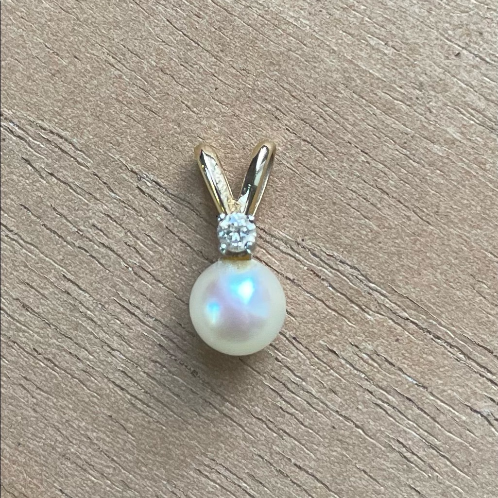 Pearl And Diamond Pendant